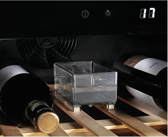 Built-in wine cabinet AEG AWUS020B5B